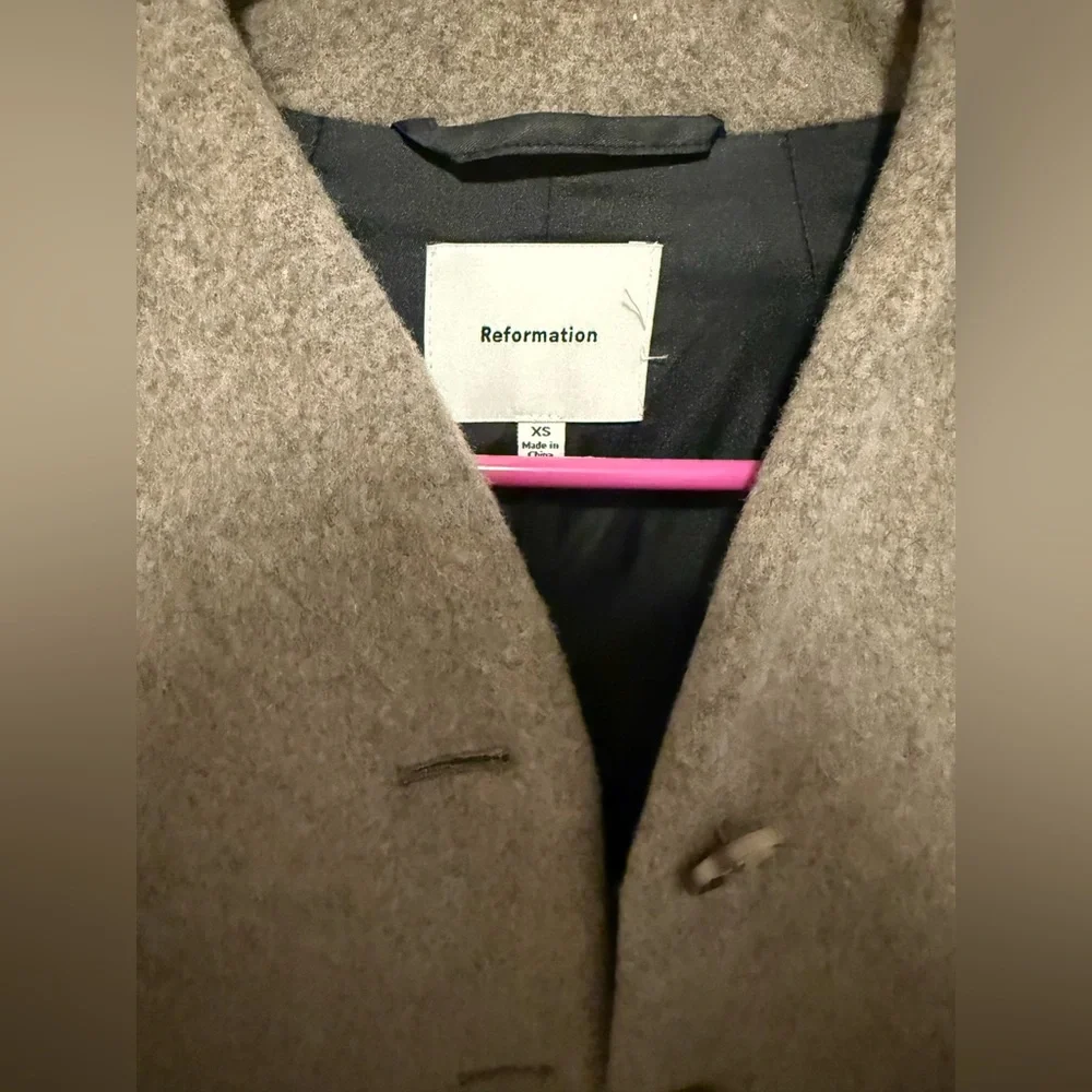 Reformation Owen Jacket in Stone